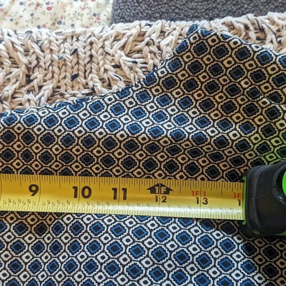 HILARY RADLEY Women's Capri Pant Size 12 Stretch Geometric Straight Mid Rise - Picture 13 of 15